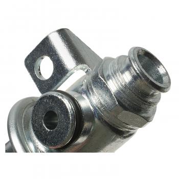 1996 Pontiac Firebird Fuel Injection Pressure Regulator BWD 23065 image 4 of 4