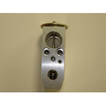 2004 Nissan Maxima A/C Expansion Valve Global Parts Distributors 3411392 image 1 of 1
