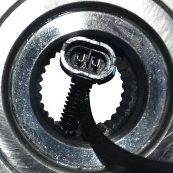 2003 Chevrolet Avalanche 2500 Wheel Bearing and Hub Assembly Front GSP 106058HD image 2 of 4