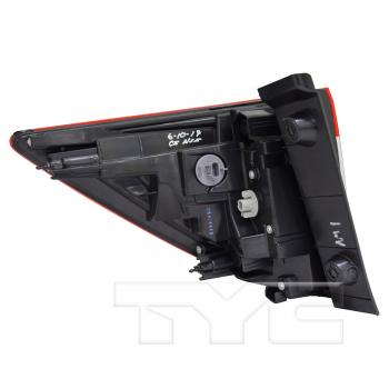 2022 Honda Pilot Tail Light Assembly Right Outer TYC 11907500 image 2 of 4